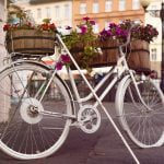 en vit cykel