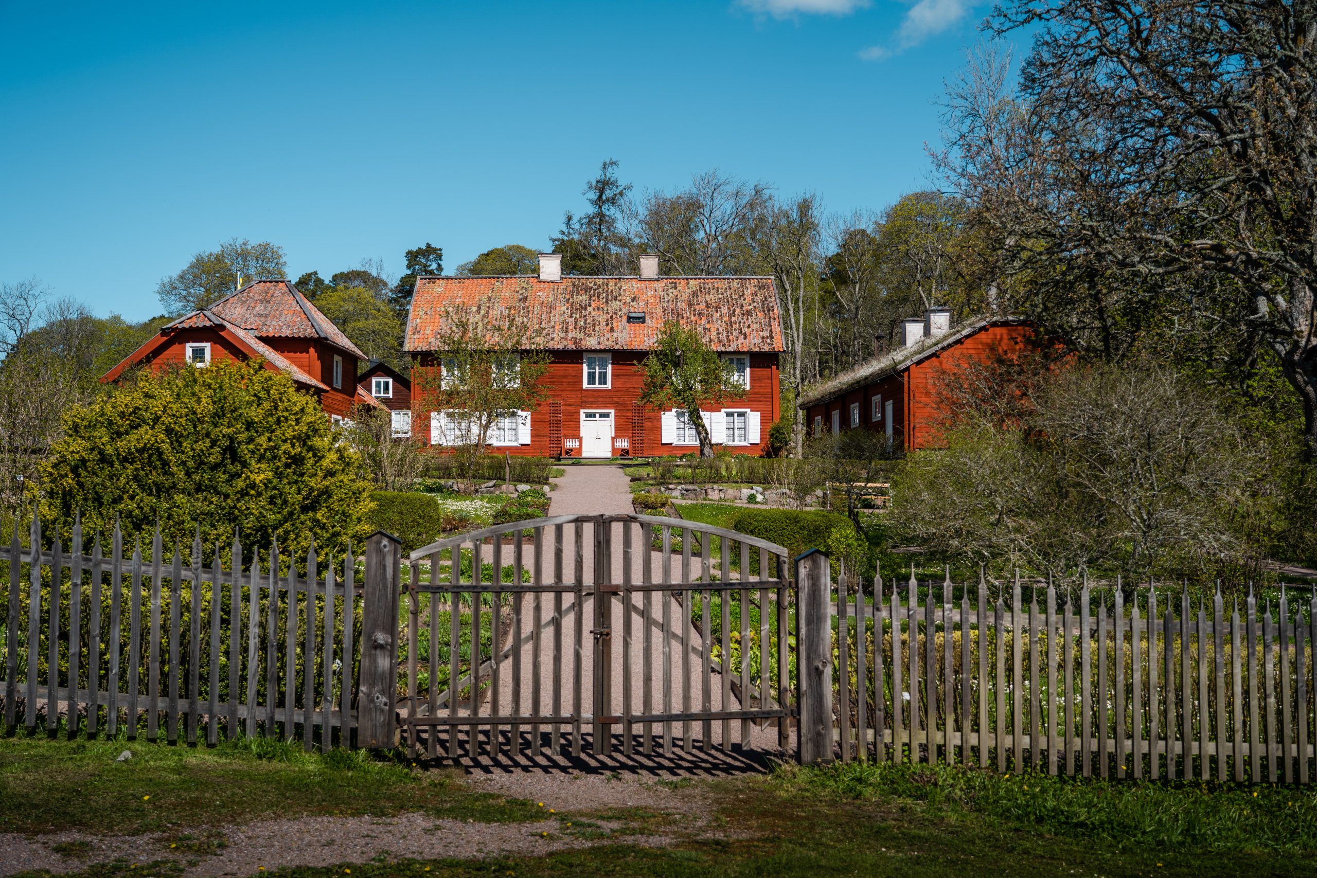 Rött gammalt hus