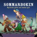 Affisch för Sommarboken: mystiska gåtor och dolda spår, med illustrerade barn som letar ledtrådar i ett spöklikt hus.