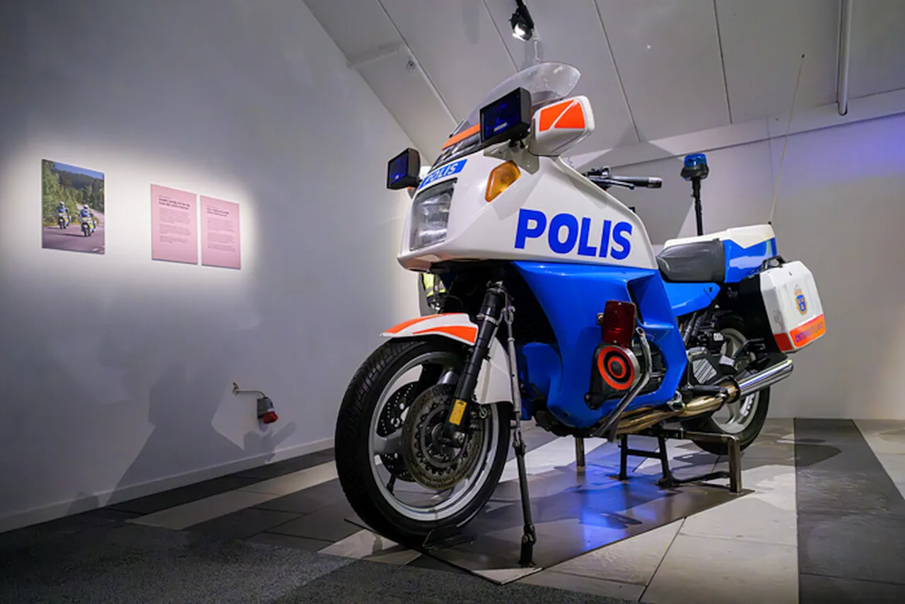 Bild på polis-mc